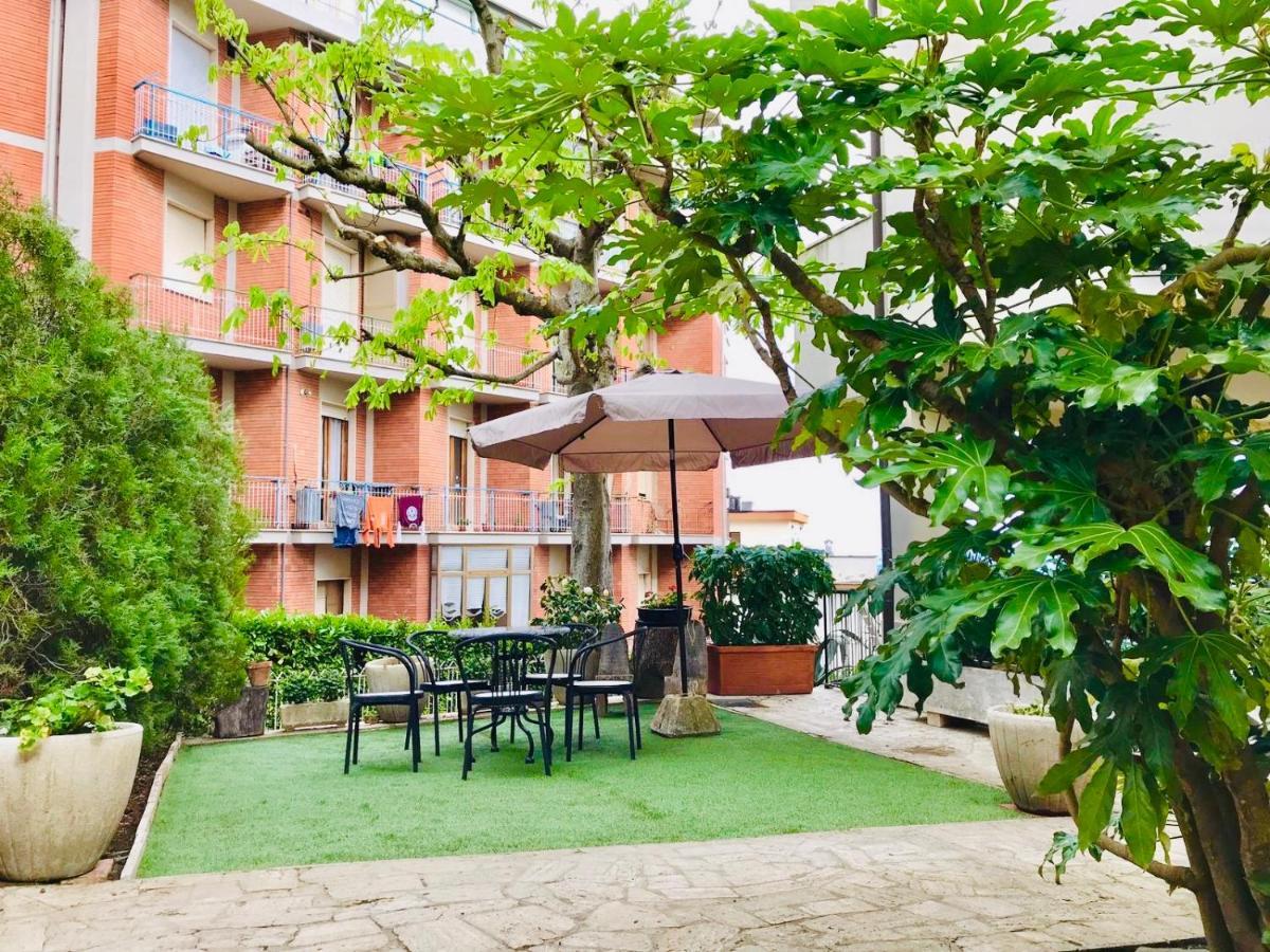Enzo Lettings Chianciano Terme Exterior photo